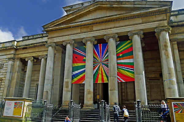 Manchester Art Gallery parking